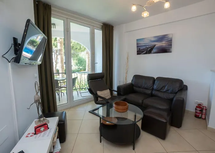 Verdemar 9 Menyber Apartment *